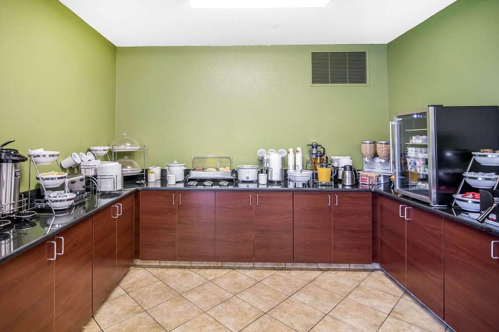Quality Inn Parsons North Restaurant foto