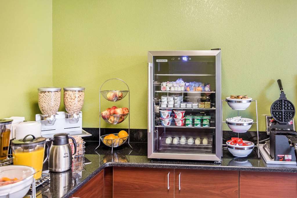 Quality Inn Parsons North Restaurant foto